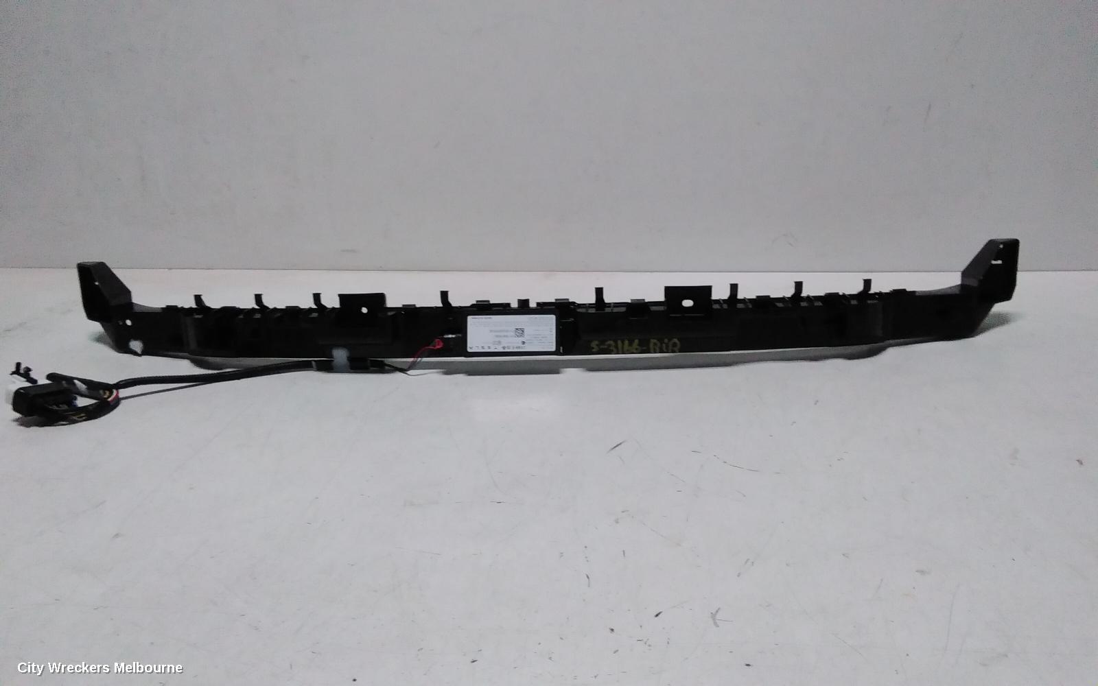 TESLA MODEL Y, 1ST GEN, 03/2022 ONWARDS, REAR BAR CENTRE BRAKET: 143630