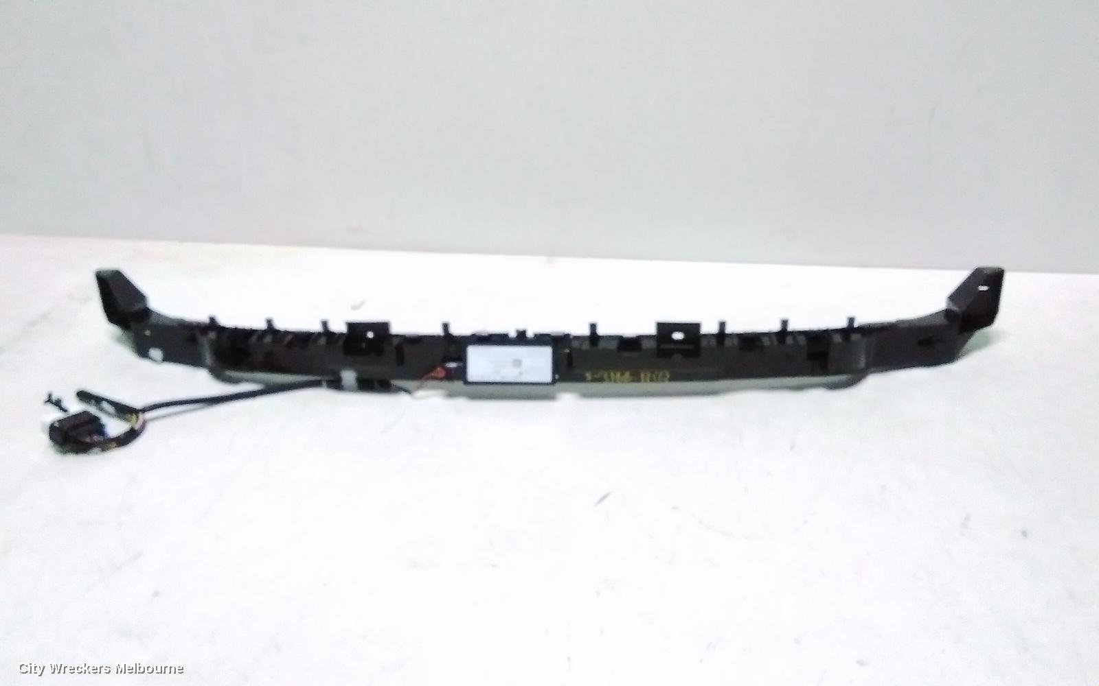 TESLA MODEL Y, 1ST GEN, 03/2022 ONWARDS, REAR BAR CENTRE BRAKET: 143630