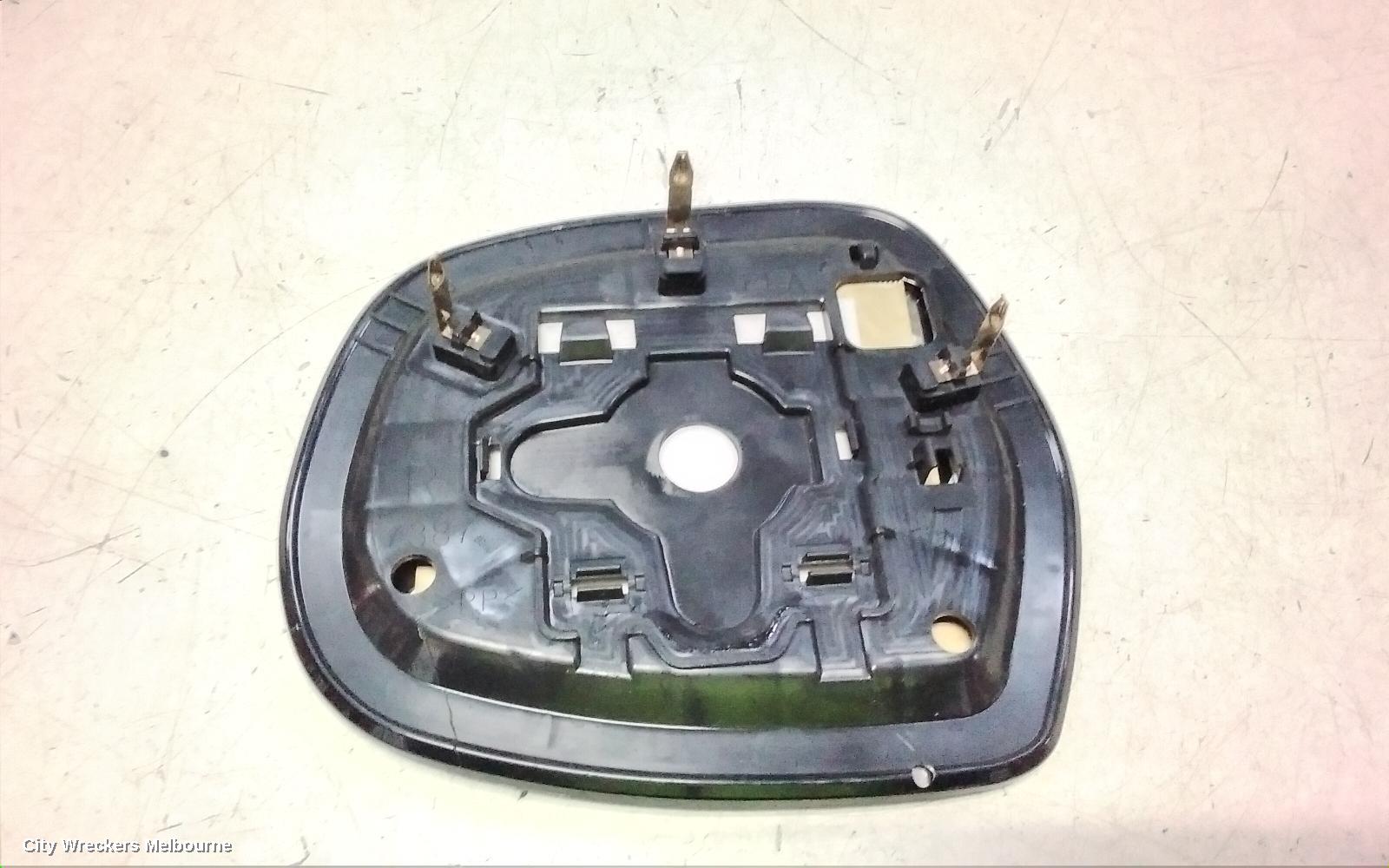TOYOTA HIACE RIGHT DOOR MIRROR, TRH/KDH, POWER, BLACK (3 WIRE), ROUND PLUG TYPE, 01/2005 - 01/2014
