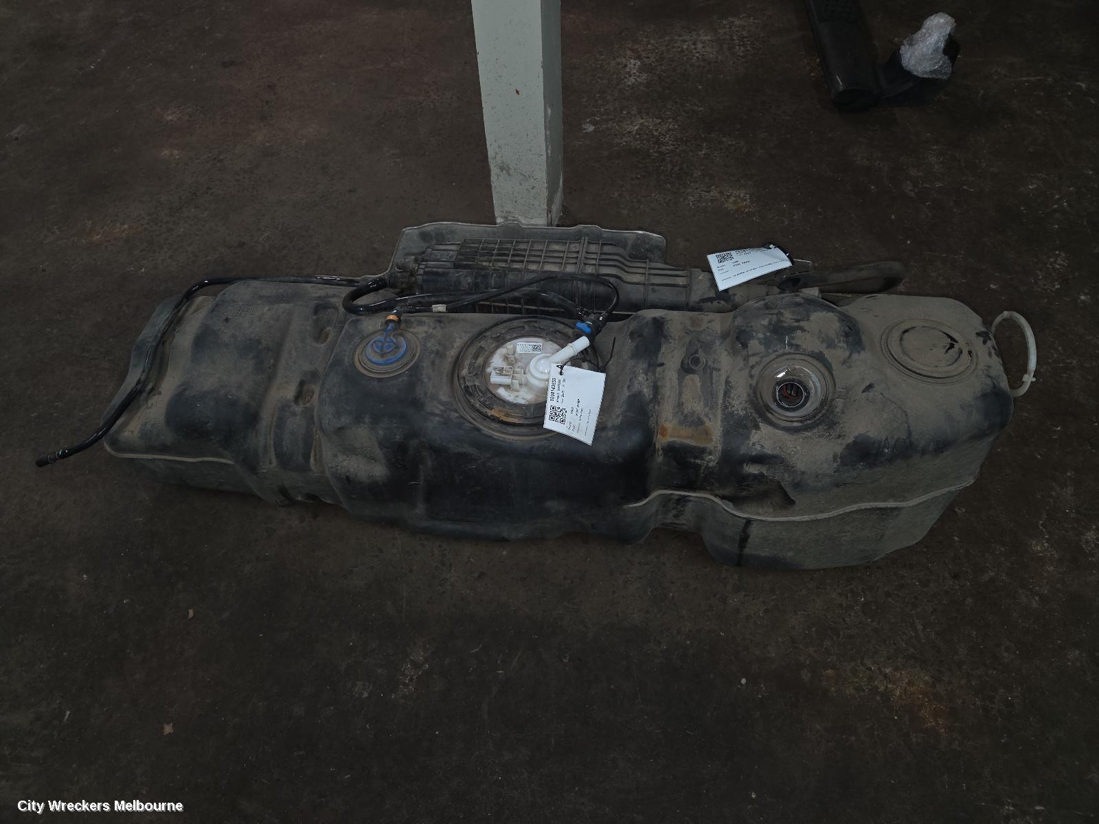 RAM 1500 FUEL TANK, DS, PETROL, 121 LITRES, 1700MM LONG, 11/2017 - 12/2023