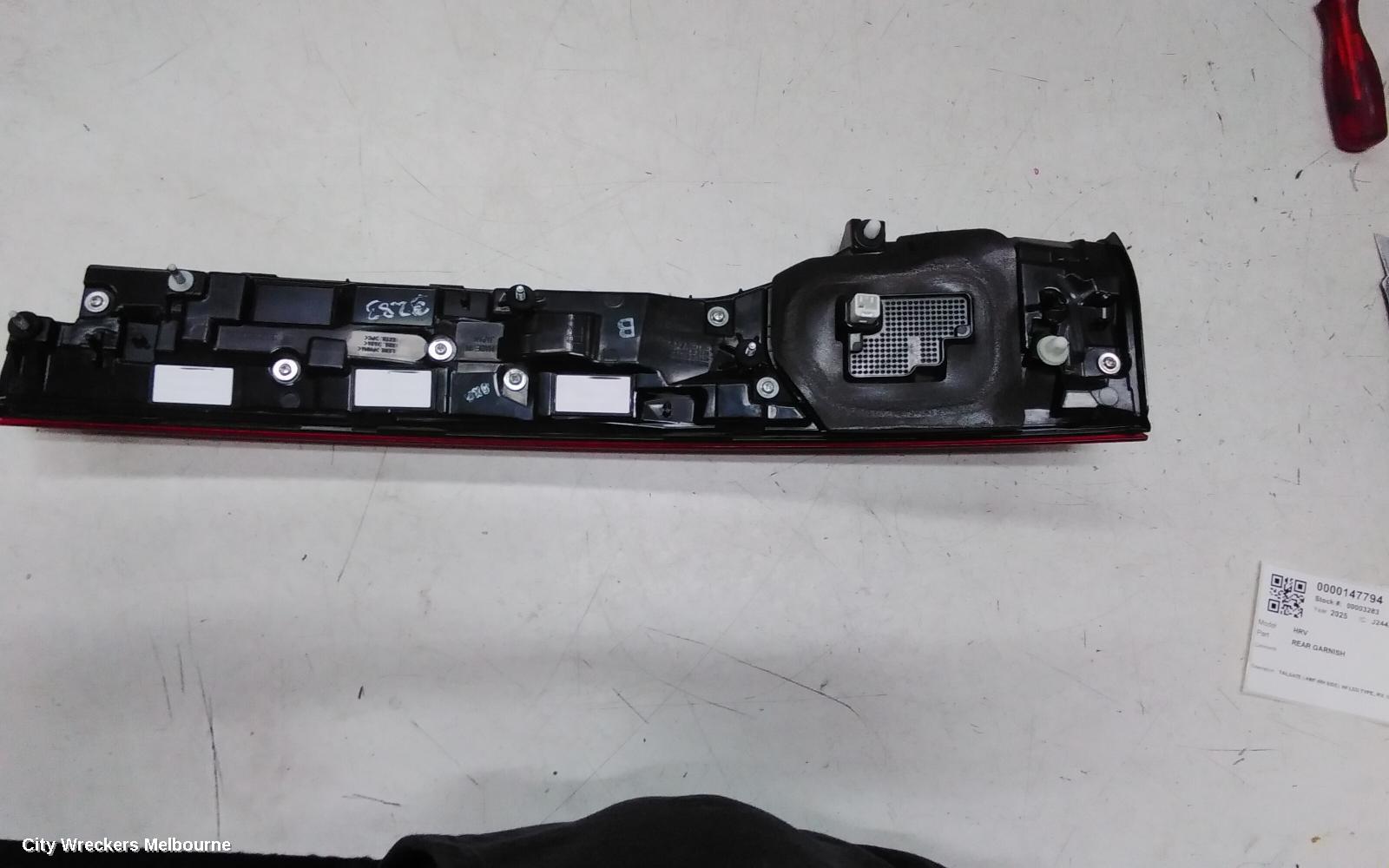 HONDA HRV REAR GARNISH, TAILGATE LAMP (RH SIDE), W/ LED TYPE, RV, 03/2024 ONWARDS
