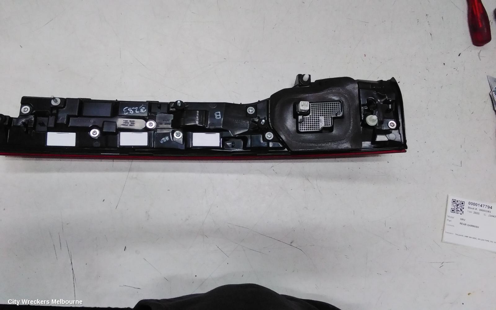 HONDA HRV REAR GARNISH, TAILGATE LAMP (RH SIDE), W/ LED TYPE, RV, 03/2024 ONWARDS