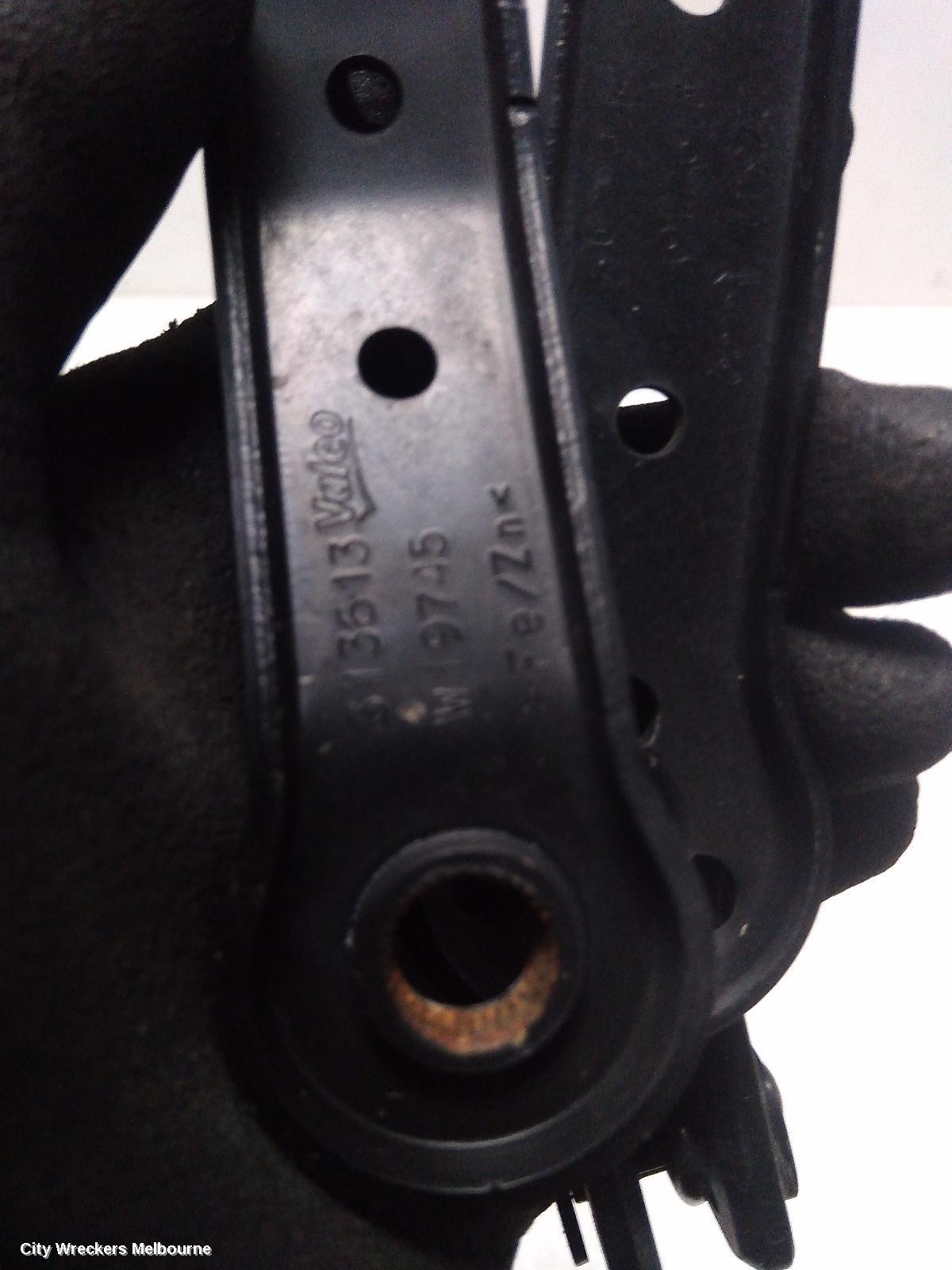 MERCEDES CLA CLASS WIPER ARM, C117, PAIR, 10/2013 - 02/2019