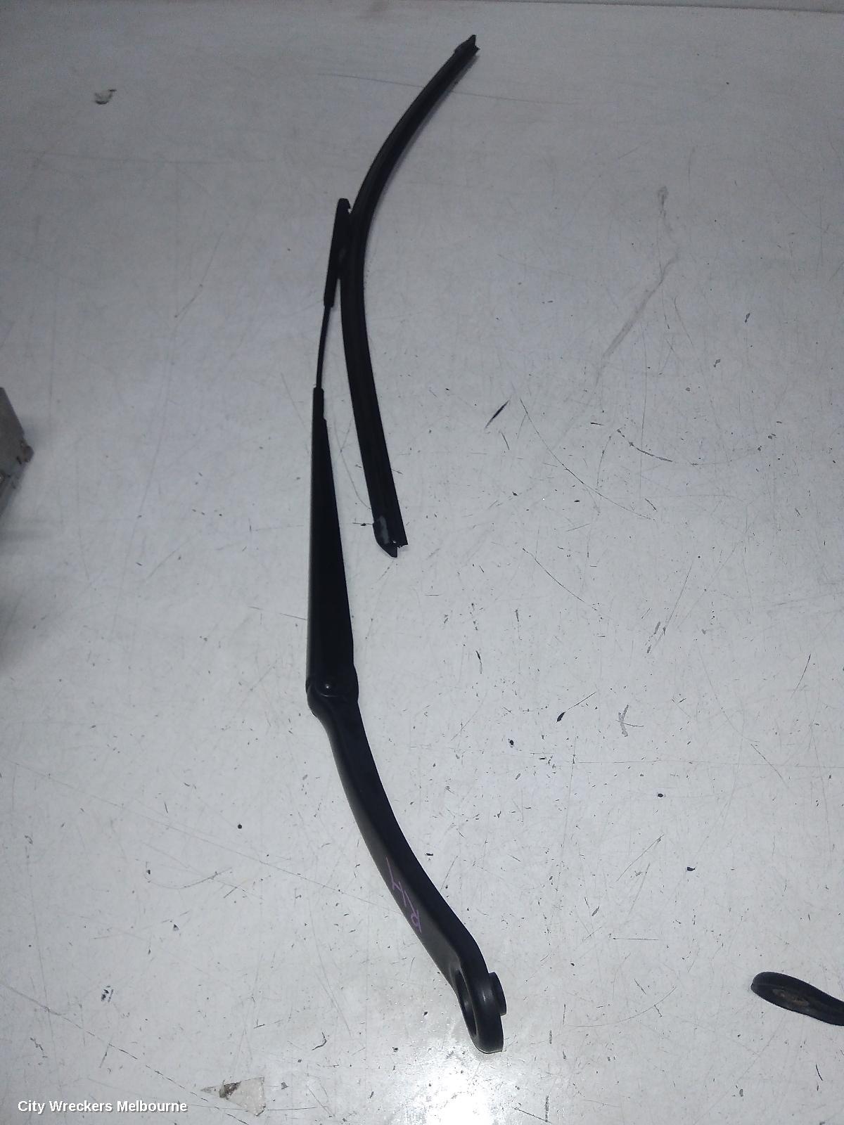 MERCEDES CLA CLASS WIPER ARM, C117, PAIR, 10/2013 - 02/2019
