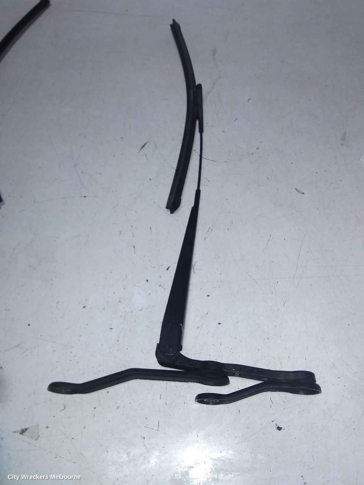MERCEDES CLA CLASS WIPER ARM, C117, PAIR, 10/2013 - 02/2019