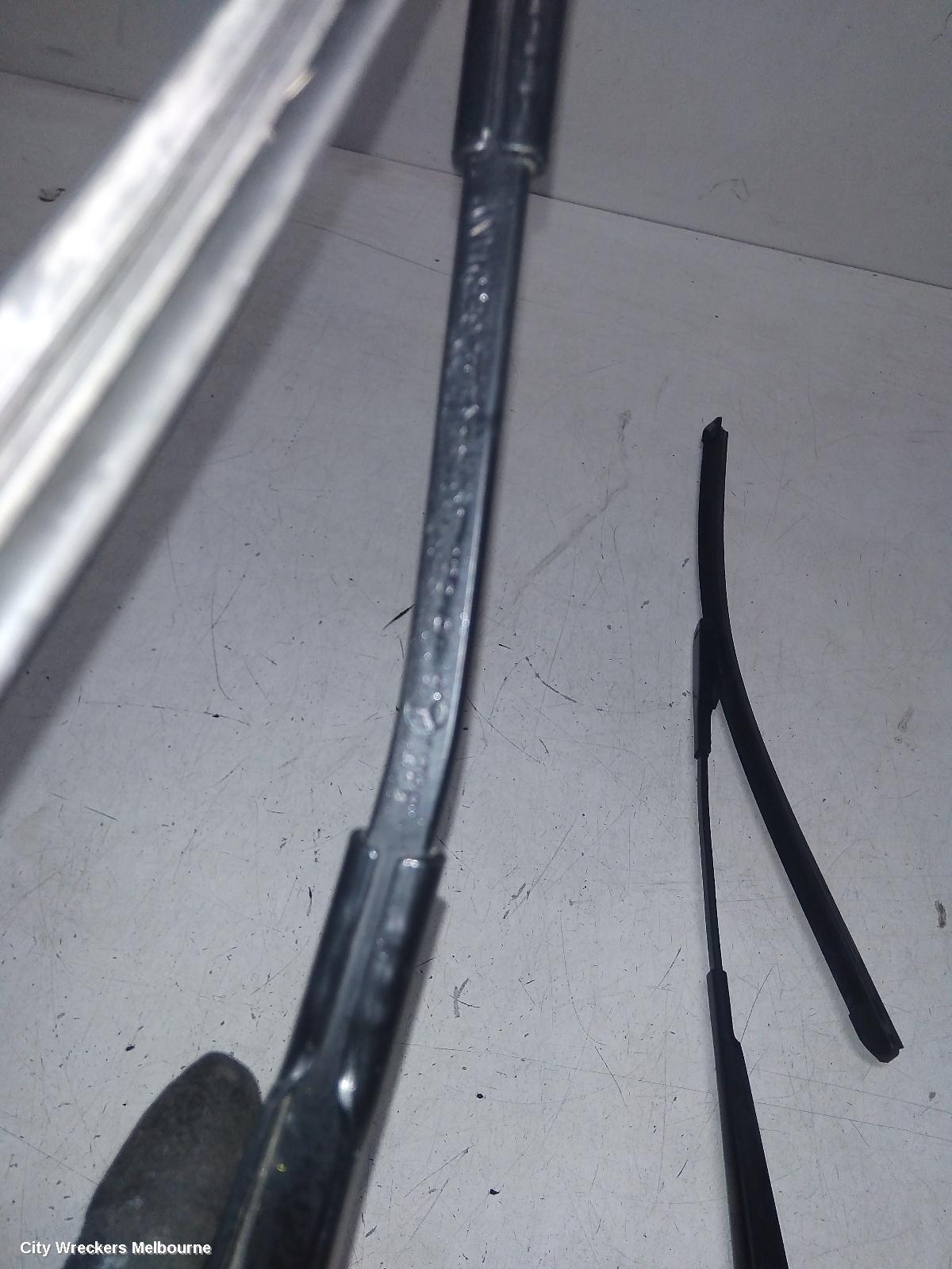 MERCEDES CLA CLASS WIPER ARM, C117, PAIR, 10/2013 - 02/2019