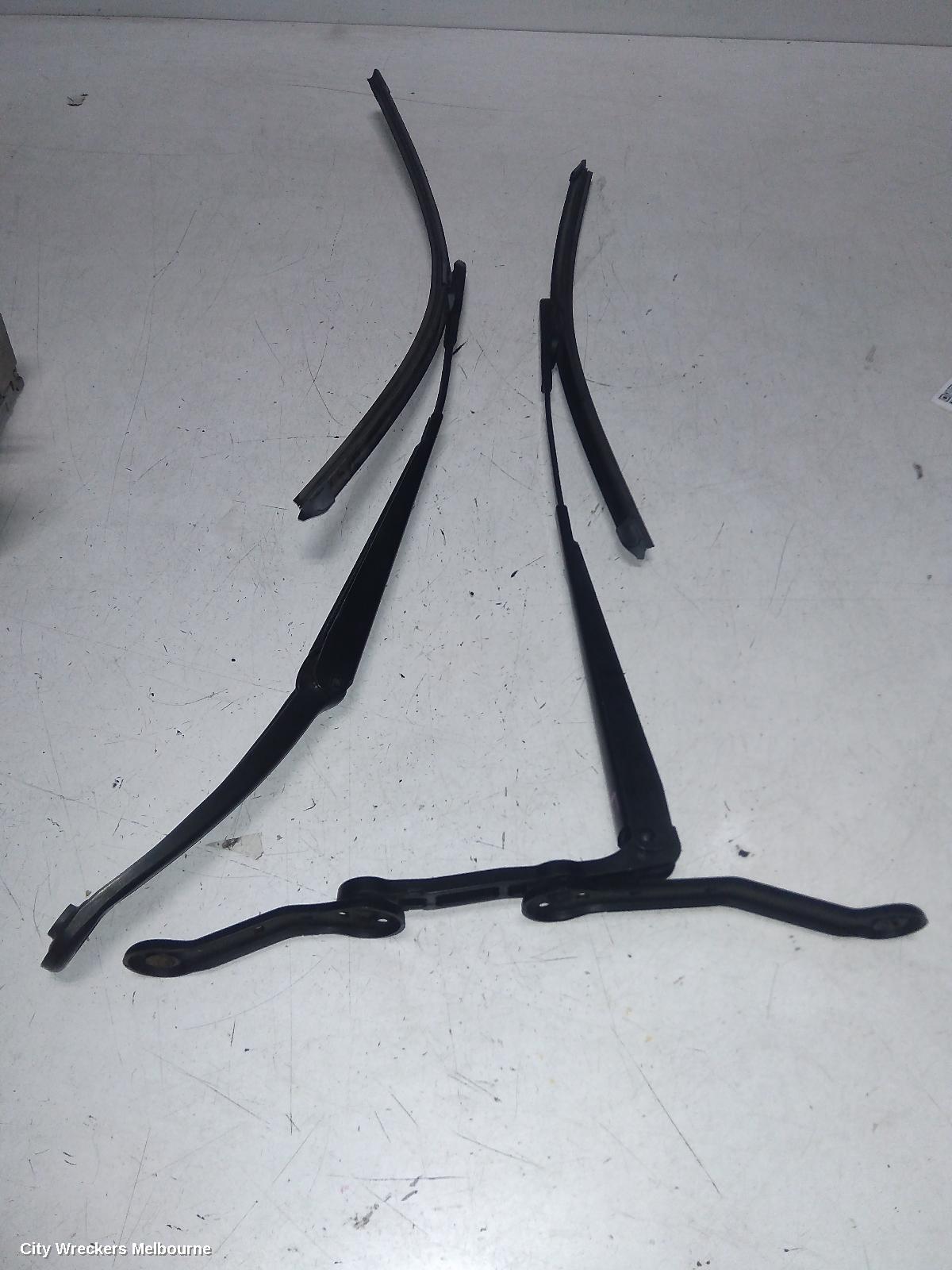 MERCEDES CLA CLASS WIPER ARM, C117, PAIR, 10/2013 - 02/2019
