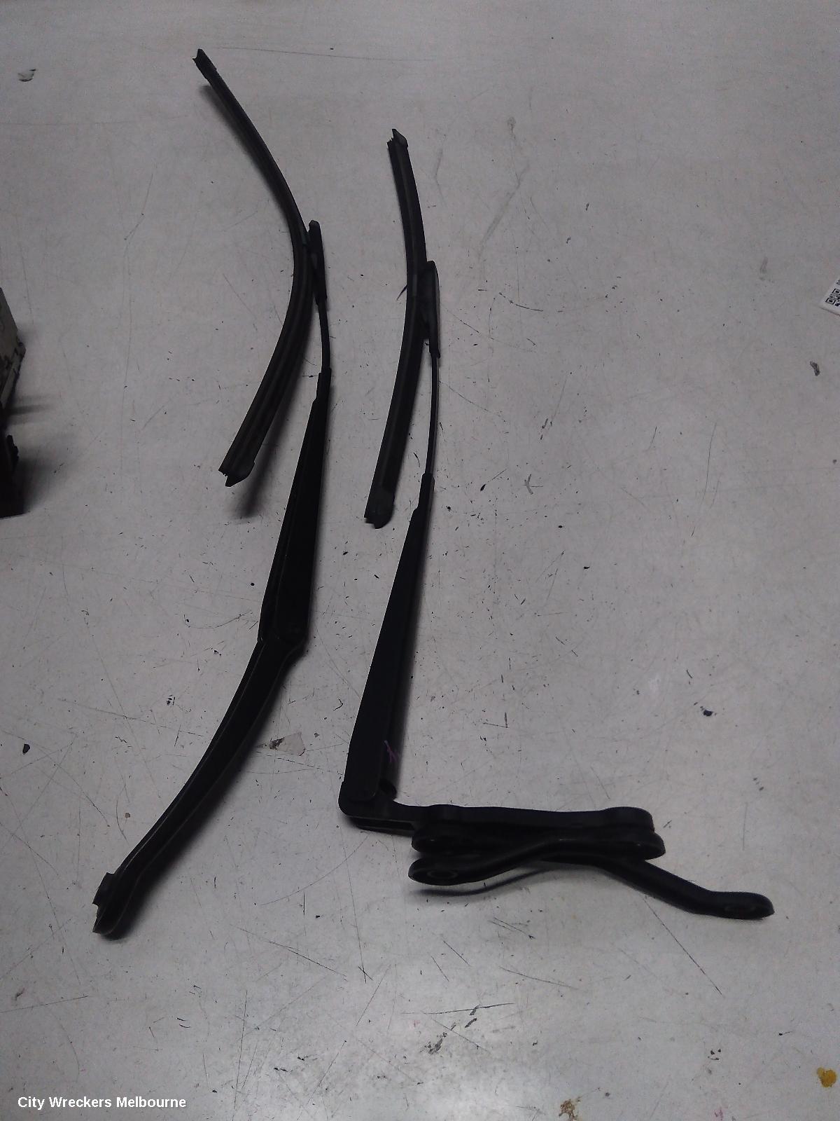 MERCEDES CLA CLASS WIPER ARM, C117, PAIR, 10/2013 - 02/2019