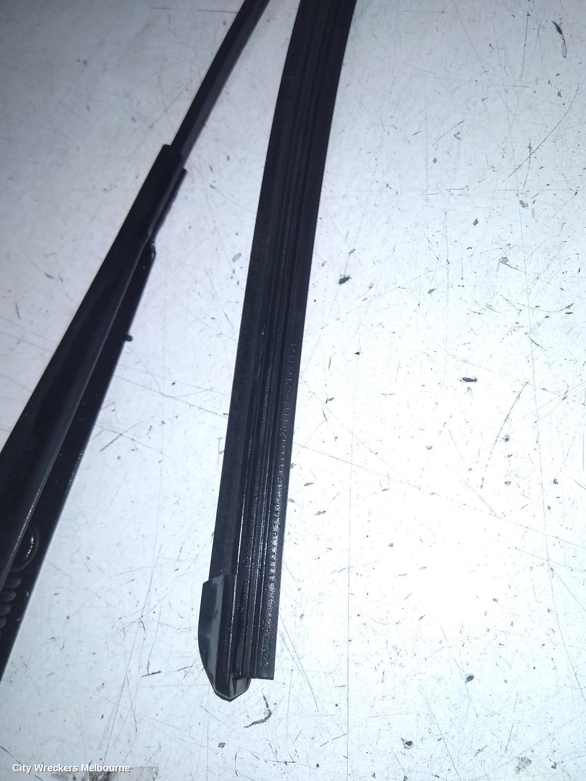 MERCEDES CLA CLASS WIPER ARM, C117, PAIR, 10/2013 - 02/2019