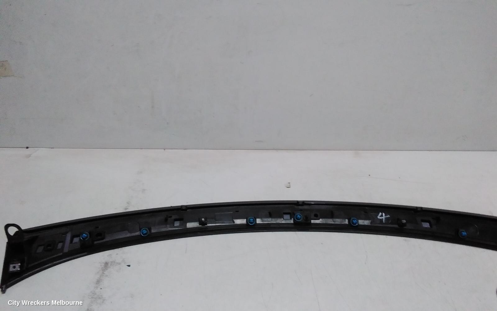 CHERY OMODA 5 REAR GARNISH, T34/T19C, TAILGATE LAMP (CENTRE), W/ LED TYPE, OMODA BADGE, 12/2022 ONWARDS