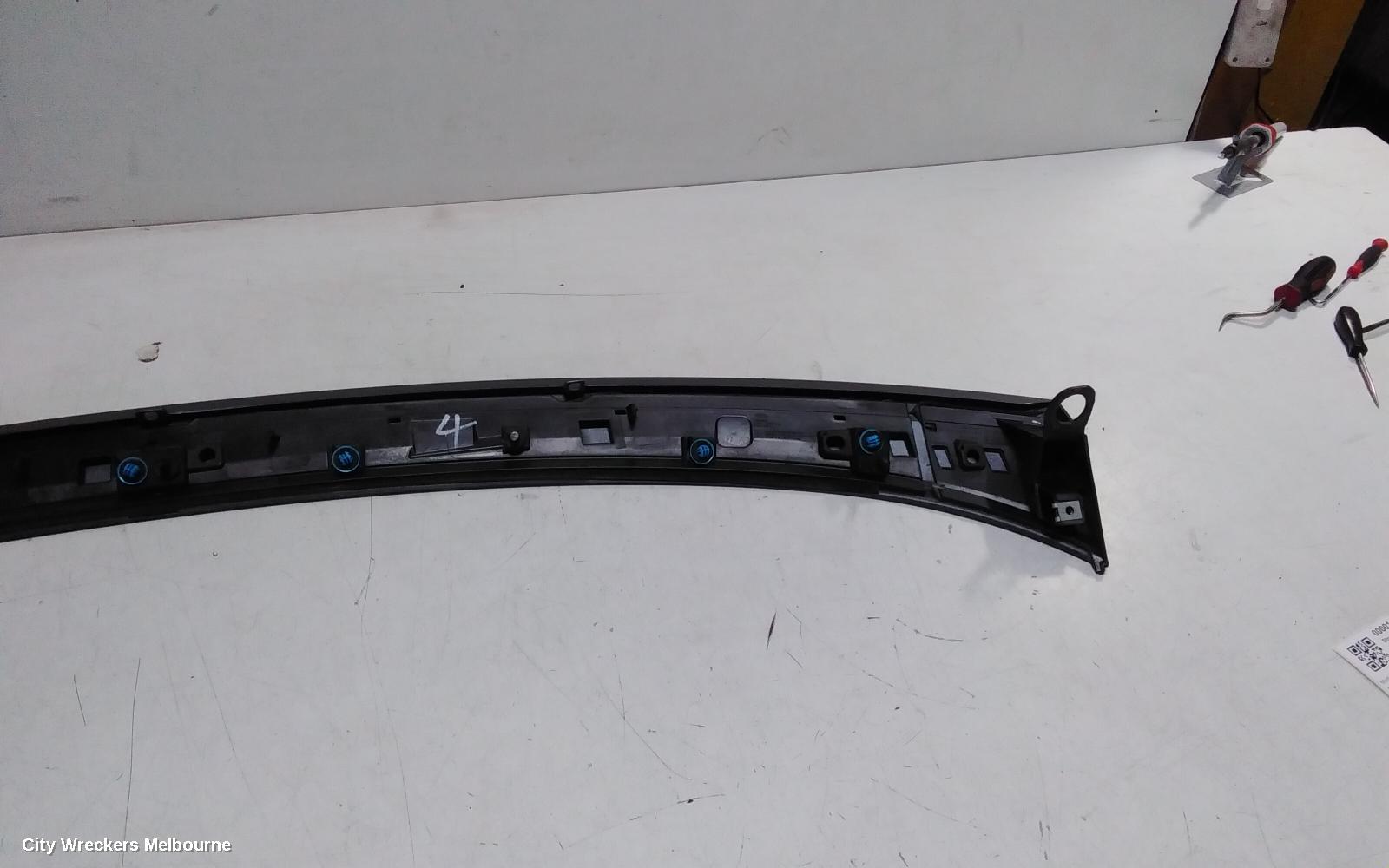 CHERY OMODA 5 REAR GARNISH, T34/T19C, TAILGATE LAMP (CENTRE), W/ LED TYPE, OMODA BADGE, 12/2022 ONWARDS