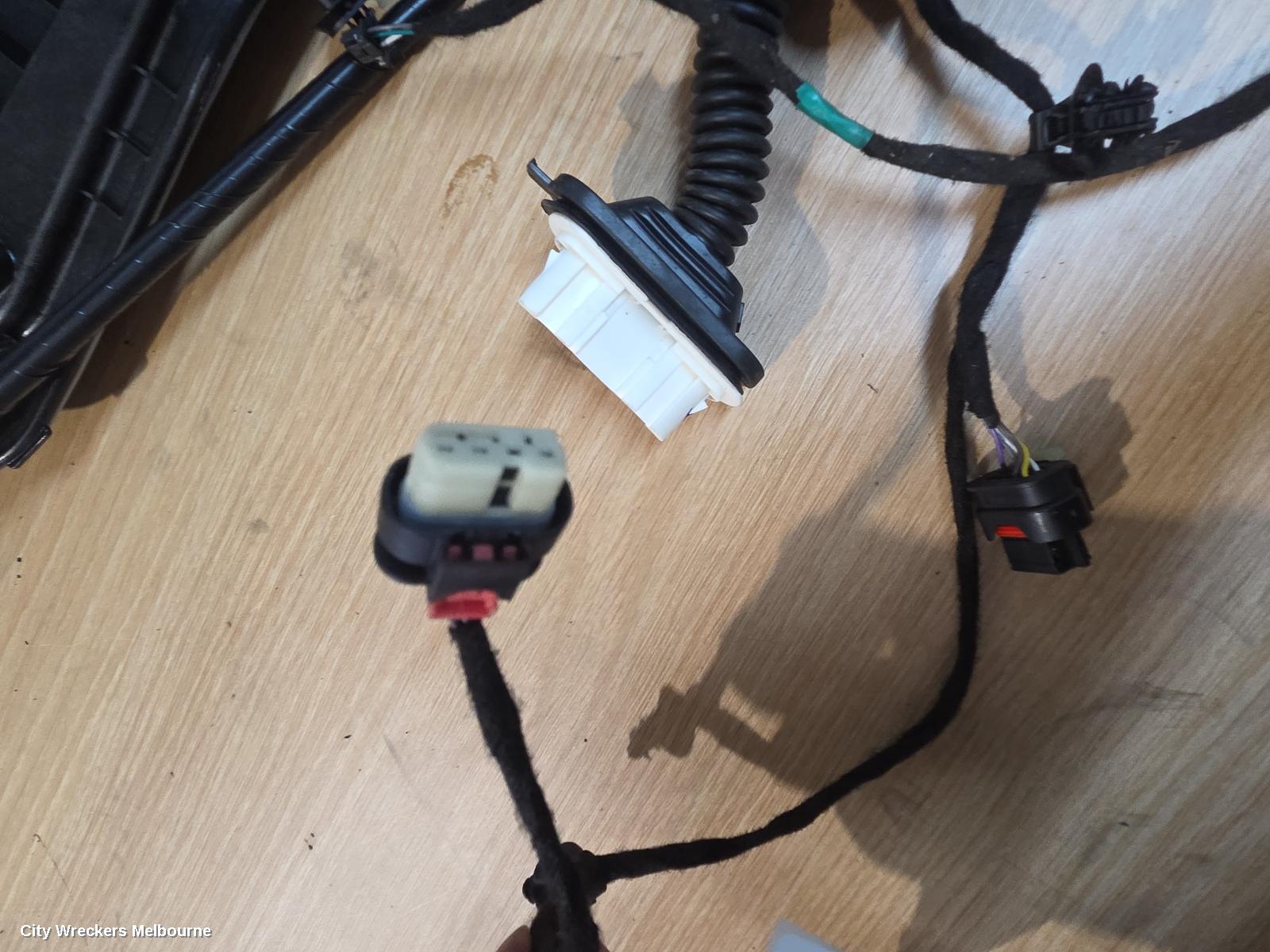 TESLA MODEL Y LEFT REAR WND REG/MOTOR, 1ST GEN, 03/2022 ONWARDS