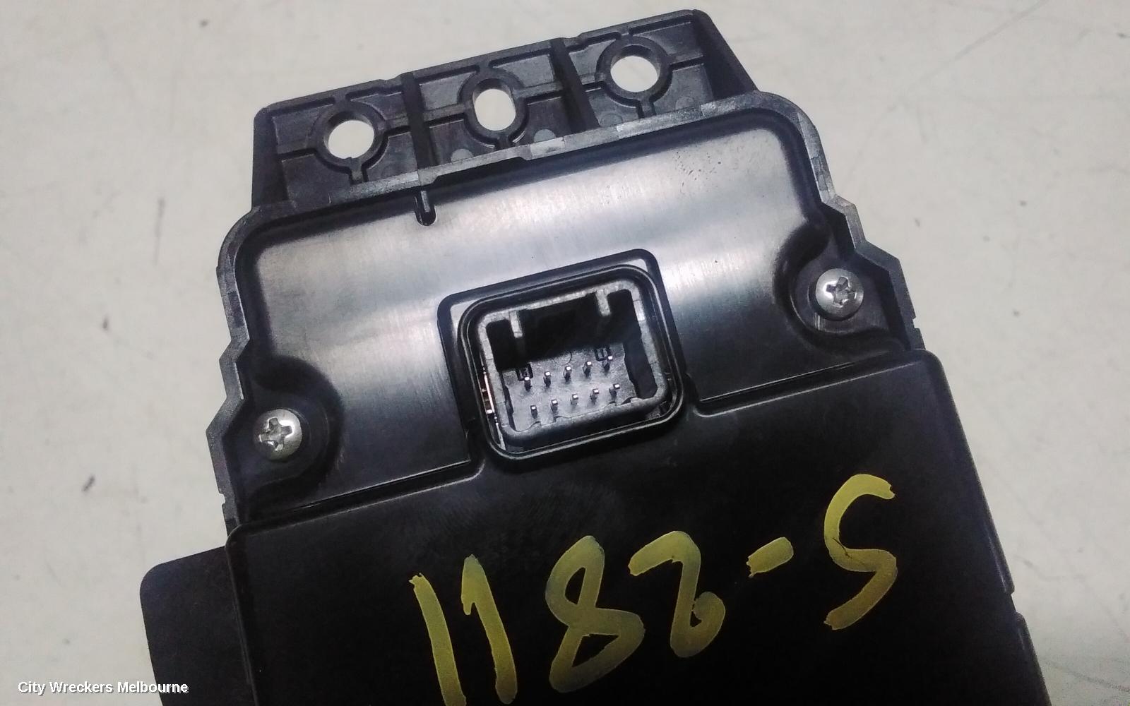 MITSUBISHI ECLIPSE CROSS, GEN 1, 11/2017 ONWARDS, MITSUBISHI ECLIPSE CROSS - 2018 2019 2020 - CENTRE TOUCH PAD 8616A0 77: 143996