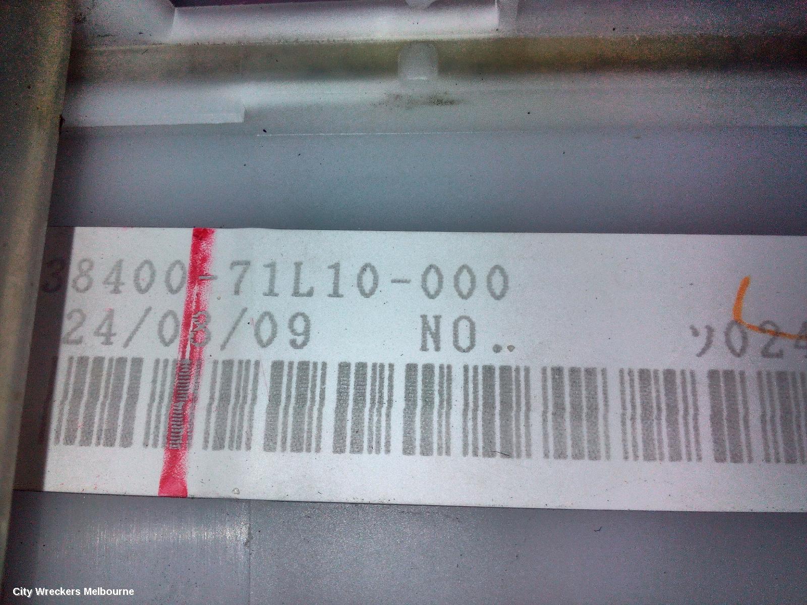 SUZUKI SWIFT WASHER BOTTLE, FZ, NON H/LAMP WASHER (RH SIDE), 08/2010 - 03/2017