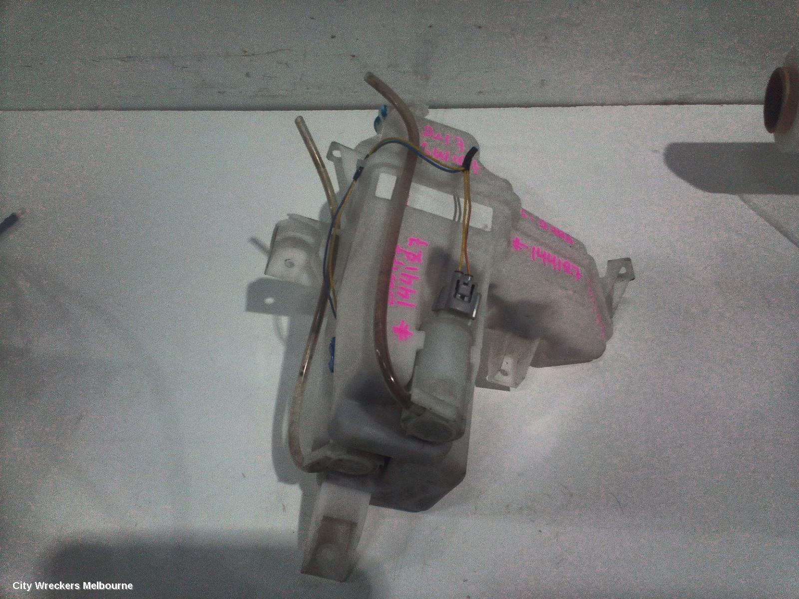SUZUKI SWIFT WASHER BOTTLE, FZ, NON H/LAMP WASHER (RH SIDE), 08/2010 - 03/2017