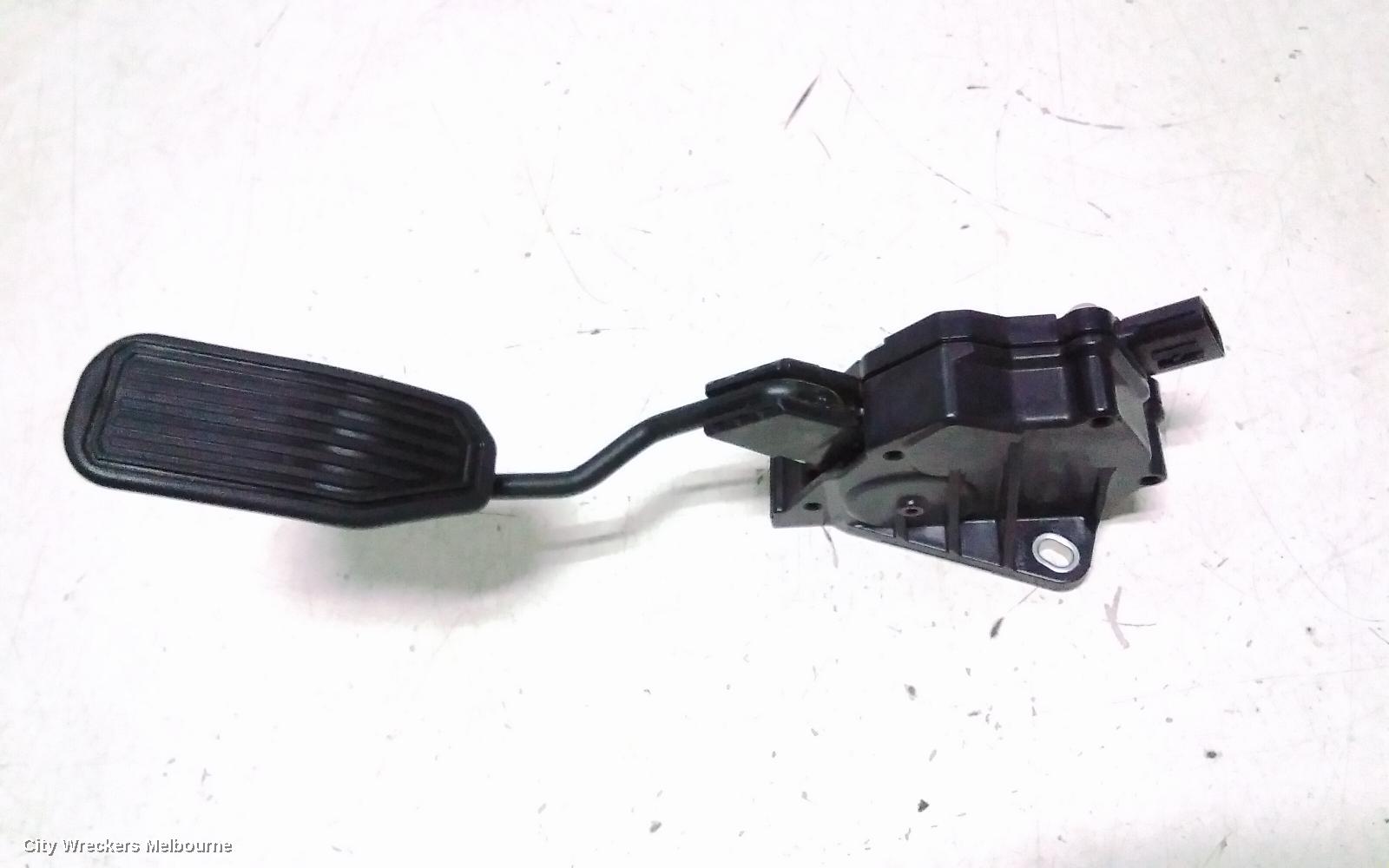 TOYOTA CAMRY PEDAL ASSEMBLY, ACCELERATOR PEDAL, ASV50/AVV50, 11/2011 - 10/2017