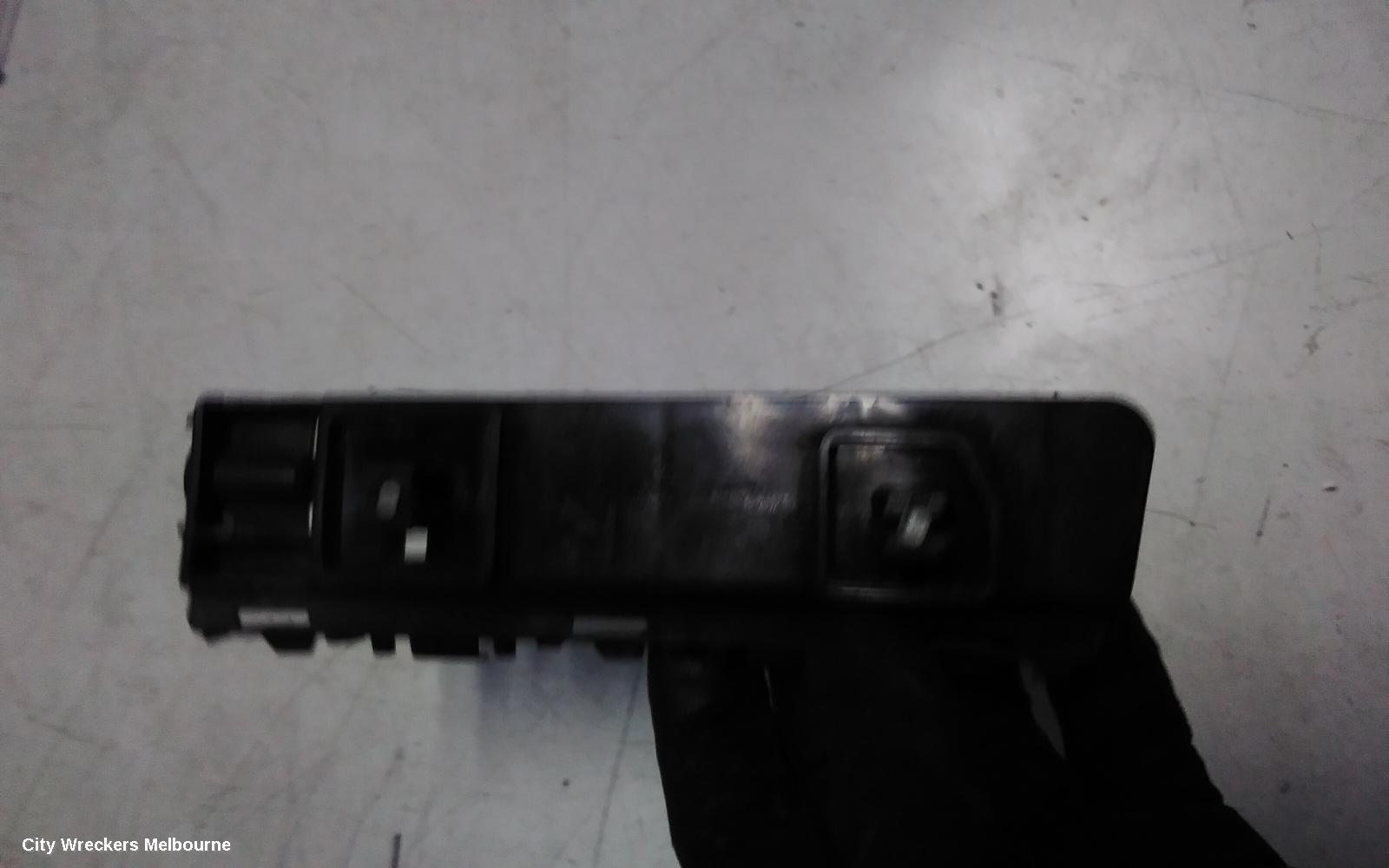 HONDA ACCORD, 8TH GENERATION 02/2008 - 04/2013, RHF BAR RETAINER : 145077