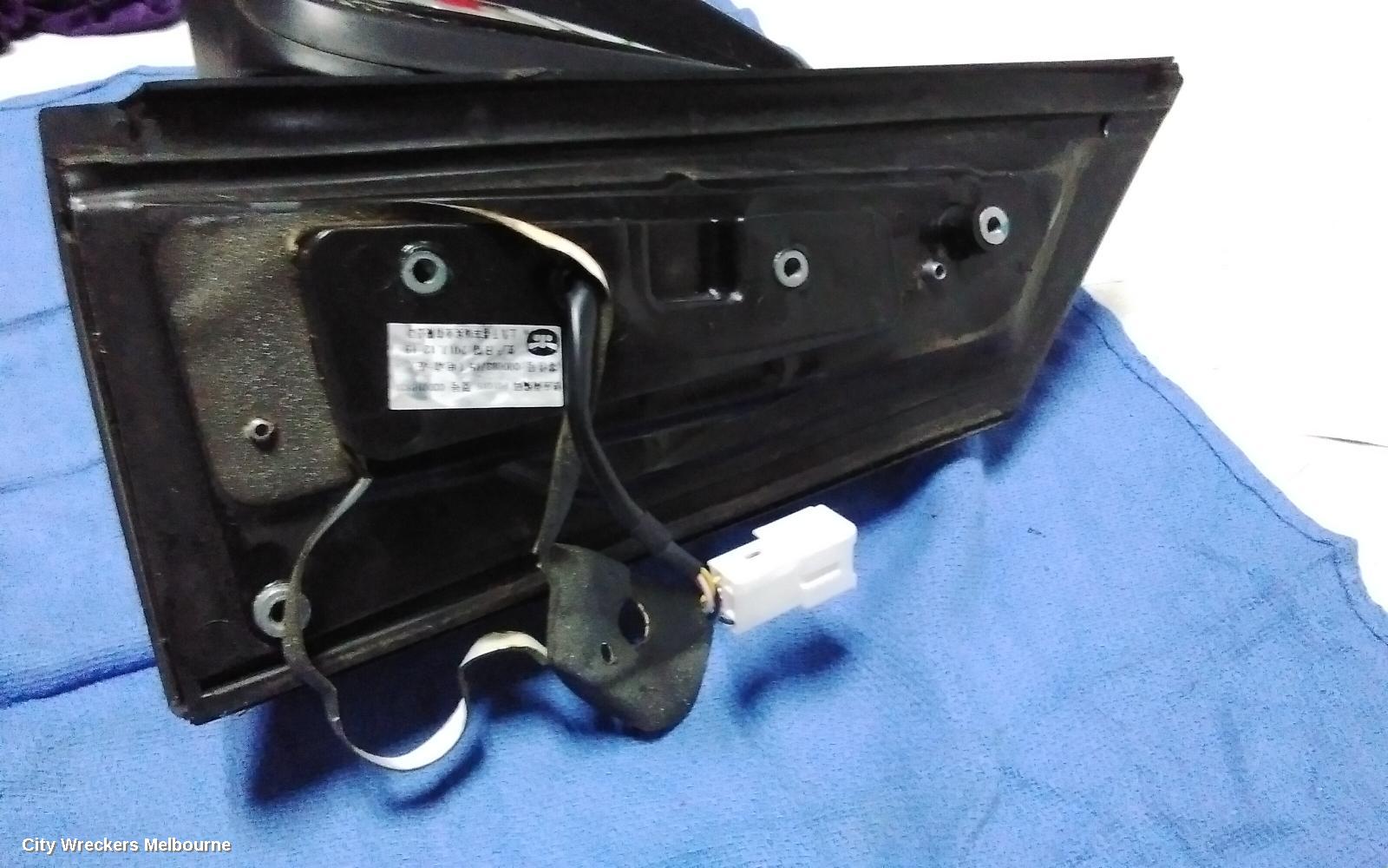LDV G10 LEFT DOOR MIRROR, SV7C, W/ MANUAL FOLD, BLACK, VAN, 04/2015 ONWARDS