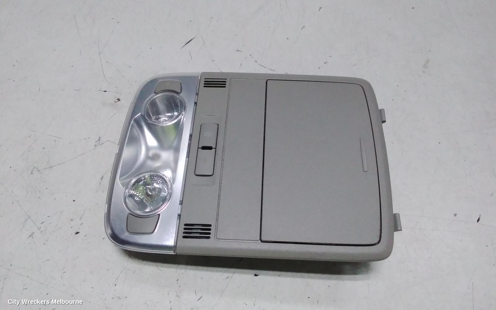 HOLDEN COMMODORE COURTESY LIGHT, FRONT, W/ SUNGLASS HOLDER TYPE, VF, 05/2013 - 12/2017