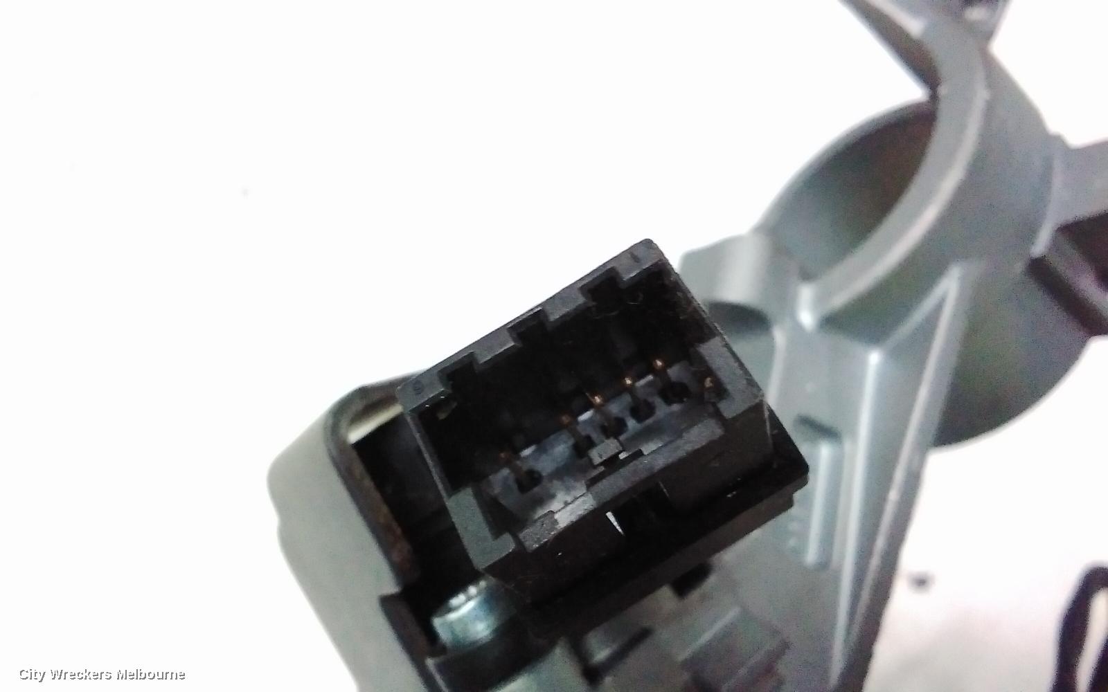 HOLDEN COMMODORE IGNITION W/ KEY, VF, KEY START TYPE, 05/2013 - 12/2017