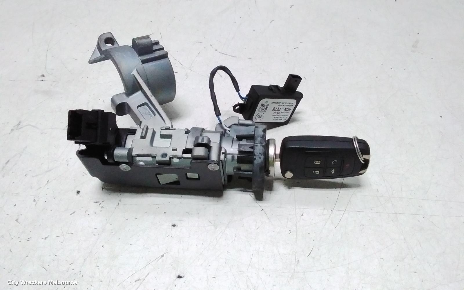 HOLDEN COMMODORE IGNITION W/ KEY, VF, KEY START TYPE, 05/2013 - 12/2017