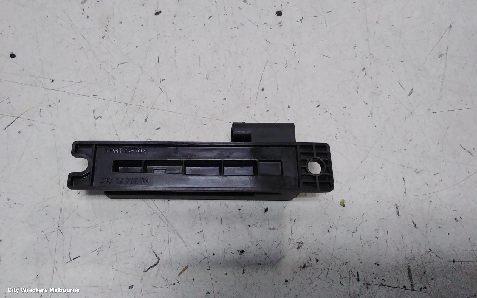 LAND ROVER RANGEROVER EVOQUE, L538, 11/2011 - 01/2019, AH42-15K603-AA  KEYLESS ENTRY ANTENNA/RECEIVER MODULE : 144277