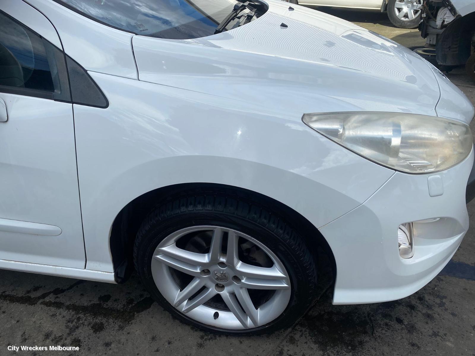 PEUGEOT 308 LEFT FRONT DOOR WINDOW, T7, HATCH/WAGON, 09/2007 - 12/2013