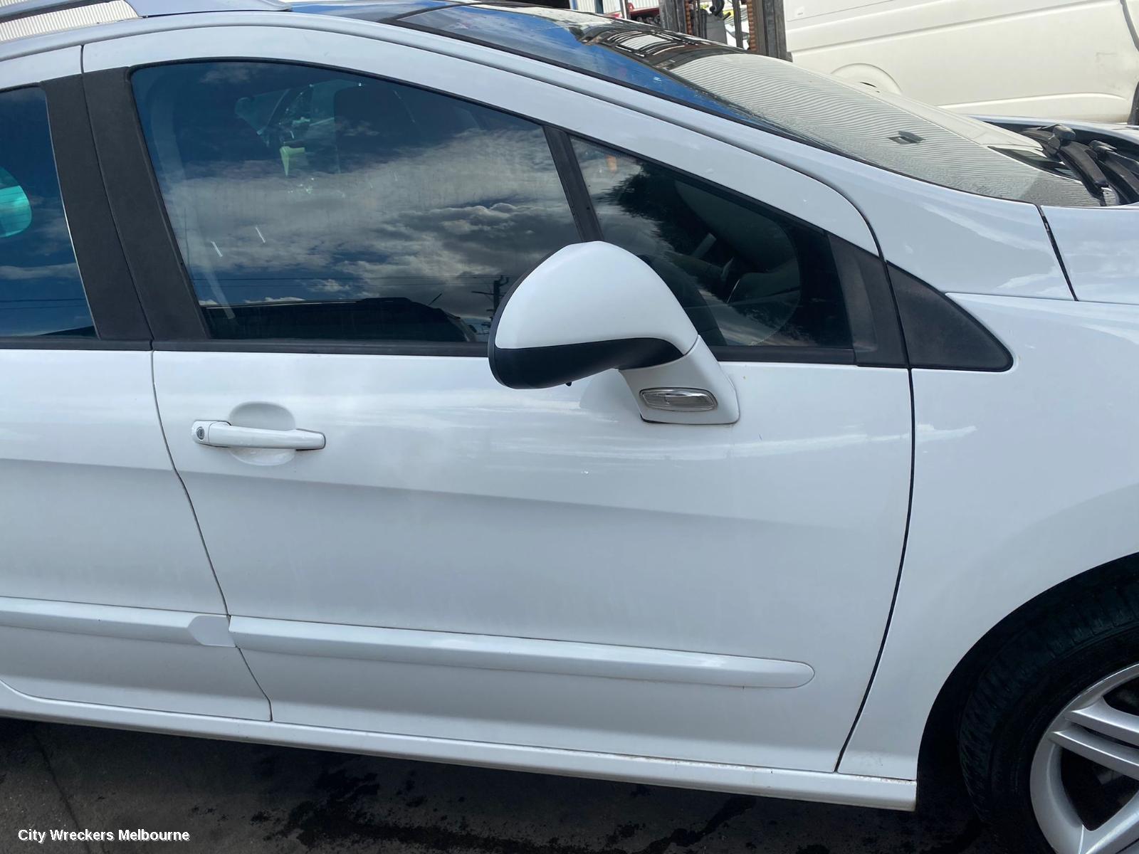PEUGEOT 308 LEFT FRONT DOOR WINDOW, T7, HATCH/WAGON, 09/2007 - 12/2013