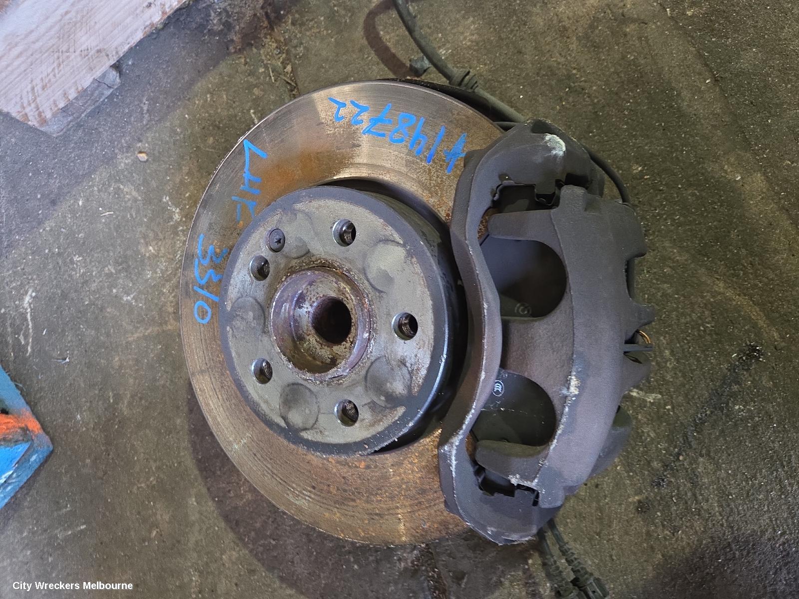 MERCEDES VITO LEFT FRONT HUB ASSEMBLY, 639, 02/2011 - 02/2015