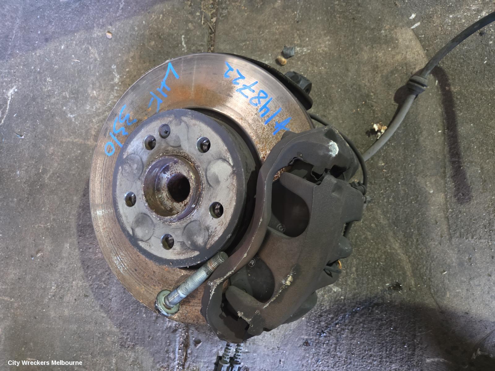 MERCEDES VITO LEFT FRONT HUB ASSEMBLY, 639, 02/2011 - 02/2015