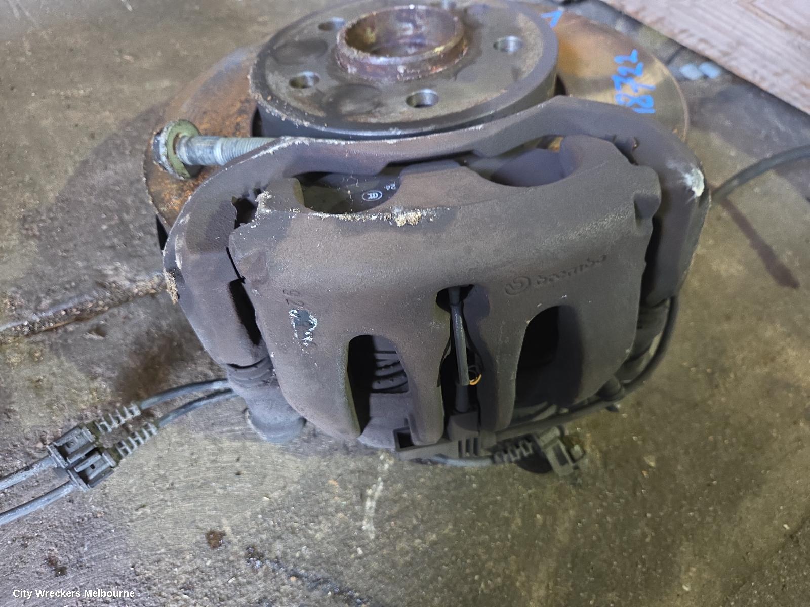 MERCEDES VITO LEFT FRONT HUB ASSEMBLY, 639, 02/2011 - 02/2015