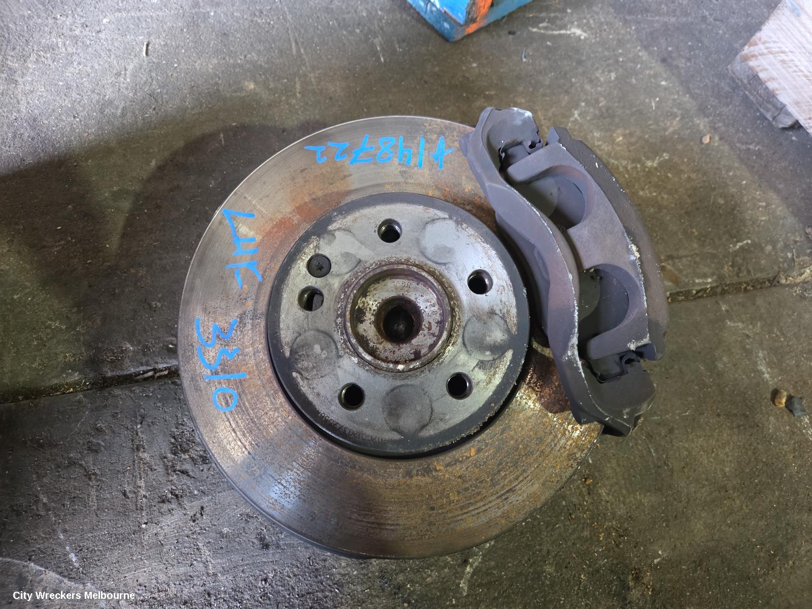MERCEDES VITO LEFT FRONT HUB ASSEMBLY, 639, 02/2011 - 02/2015