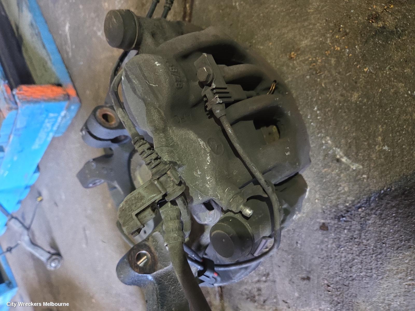 MERCEDES VITO LEFT FRONT HUB ASSEMBLY, 639, 02/2011 - 02/2015