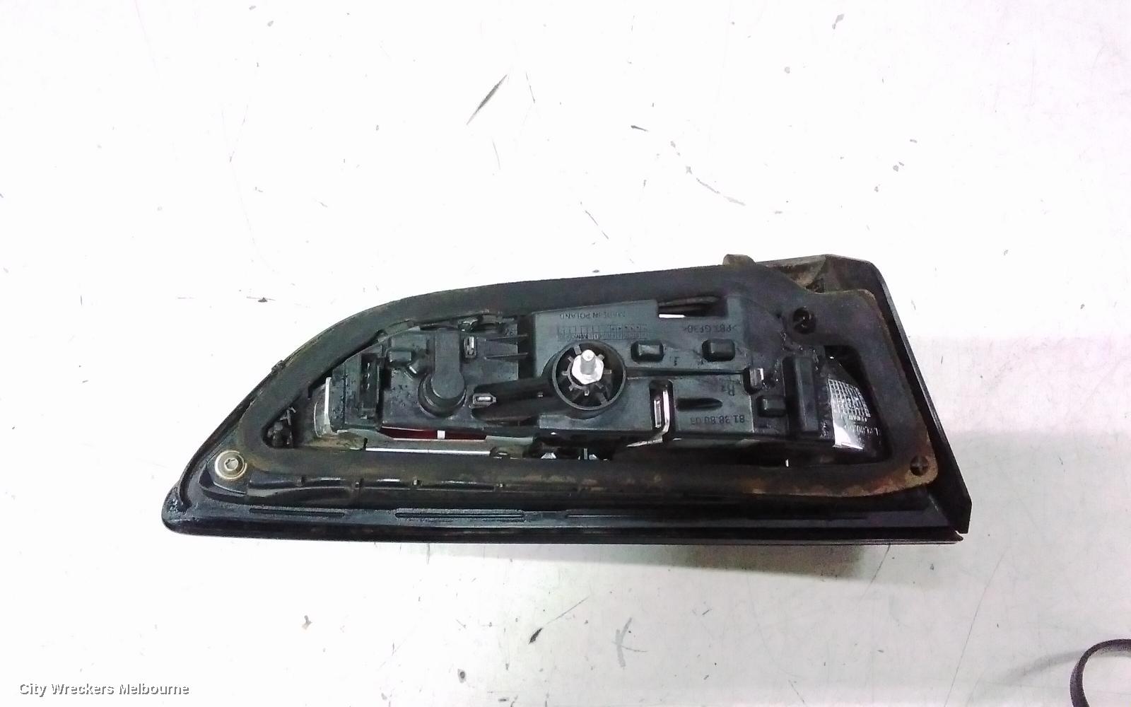 HOLDEN ASTRA REAR GARNISH, TAILGATE LAMP (RH SIDE), BK, 5DR HATCH, R/RS, NON LED TYPE, 09/2016 ONWARDS