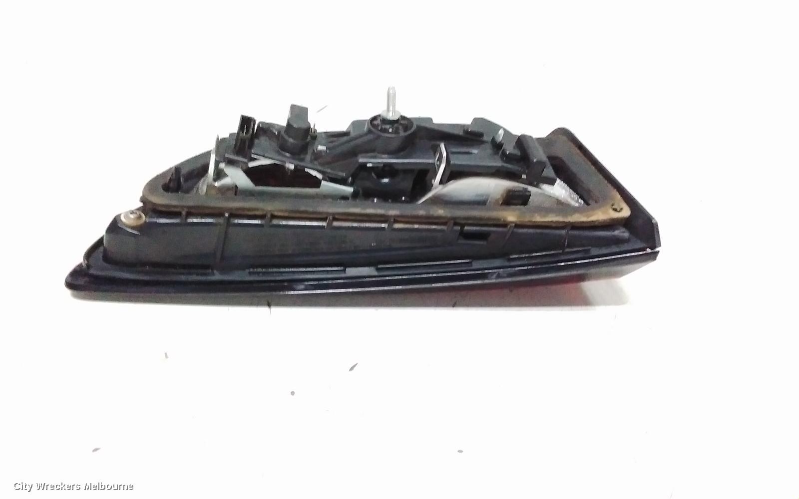 HOLDEN ASTRA REAR GARNISH, TAILGATE LAMP (RH SIDE), BK, 5DR HATCH, R/RS, NON LED TYPE, 09/2016 ONWARDS