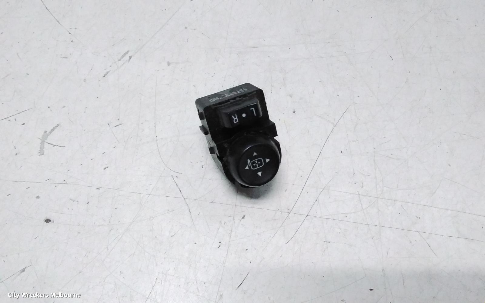 HOLDEN ASTRA, BK, MIRROR SWITCH, W/ MANUAL FOLD TYPE, 09/2016 - 12/2020