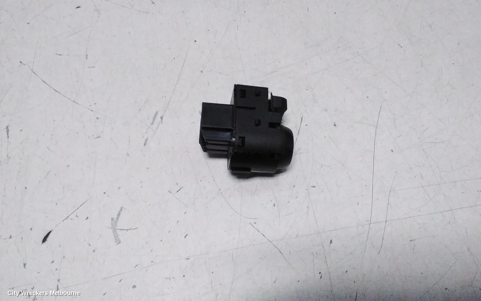 HOLDEN ASTRA, BK, MIRROR SWITCH, W/ MANUAL FOLD TYPE, 09/2016 - 12/2020