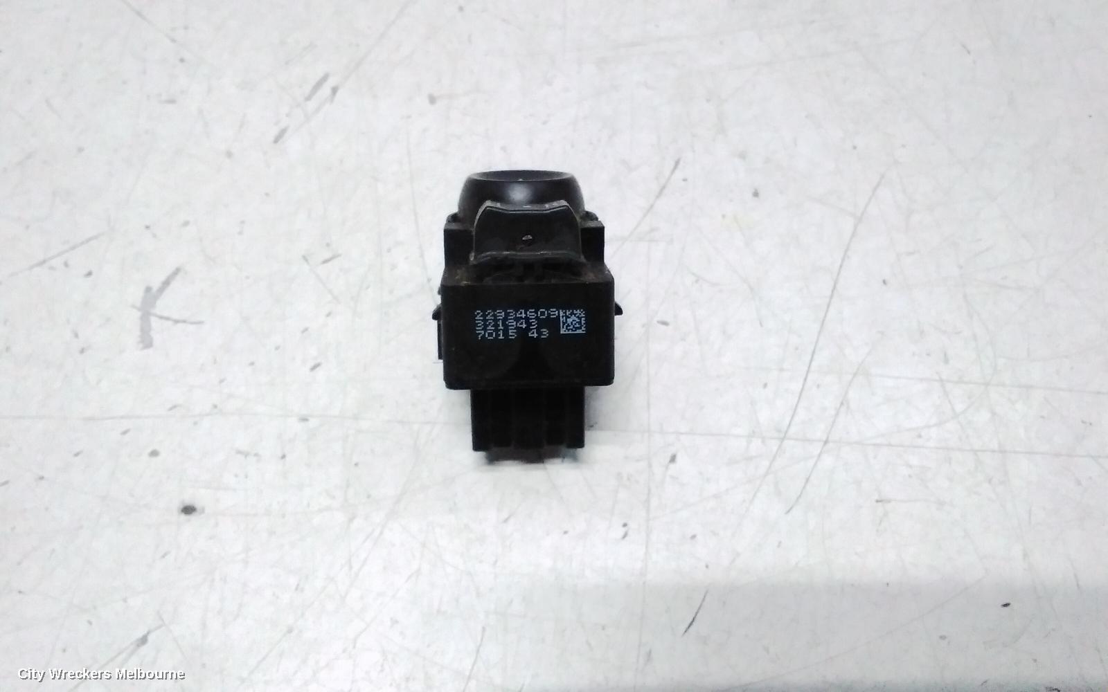 HOLDEN ASTRA, BK, MIRROR SWITCH, W/ MANUAL FOLD TYPE, 09/2016 - 12/2020