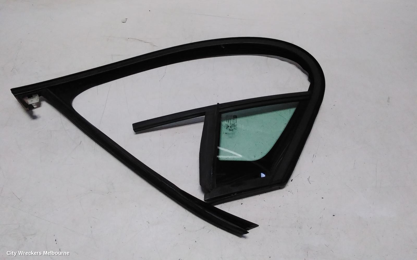 HOLDEN ASTRA RIGHT FRONT 1/4 DOOR GLASS, BK, 5DR HATCH/WAGON, 09/2016 - 12/2020