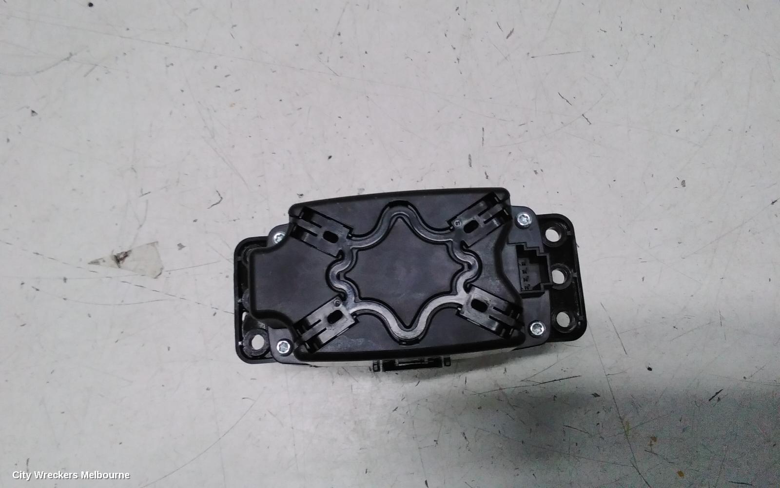MERCEDES CLA CLASS COMBINATION SWITCH, C117/W117/X117, MULTIMEDIA CONTROL SWITCH ASSY, P/N A2469001309, 09/2013 - 01/2019