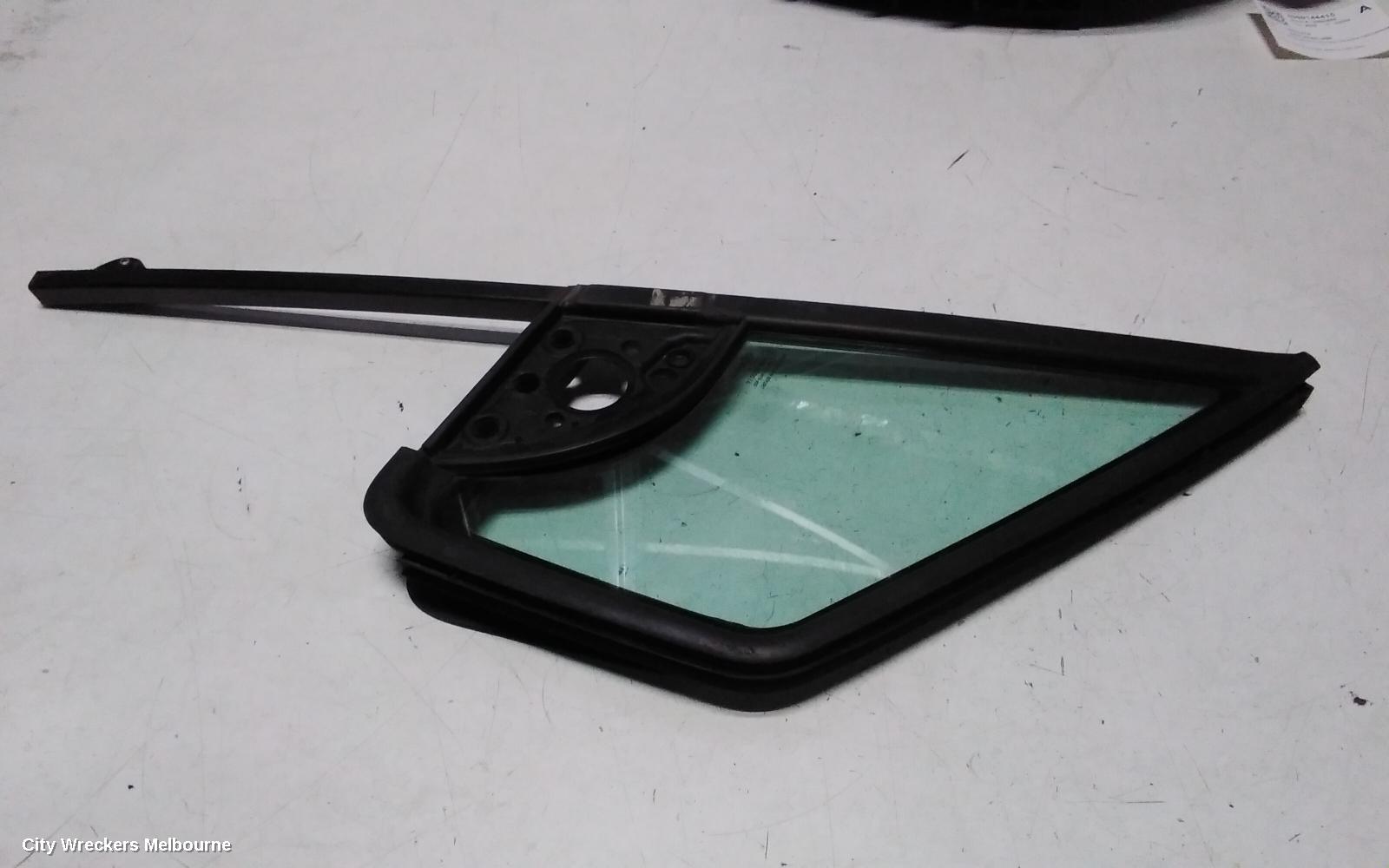 PEUGEOT PARTNER RIGHT FRONT 1/4 DOOR GLASS, VAN 09/2008 - 01/2015