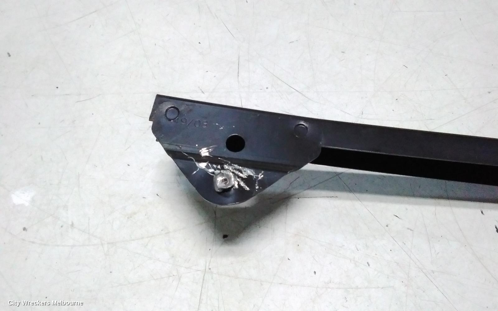 PEUGEOT PARTNER RIGHT FRONT 1/4 DOOR GLASS, VAN 09/2008 - 01/2015