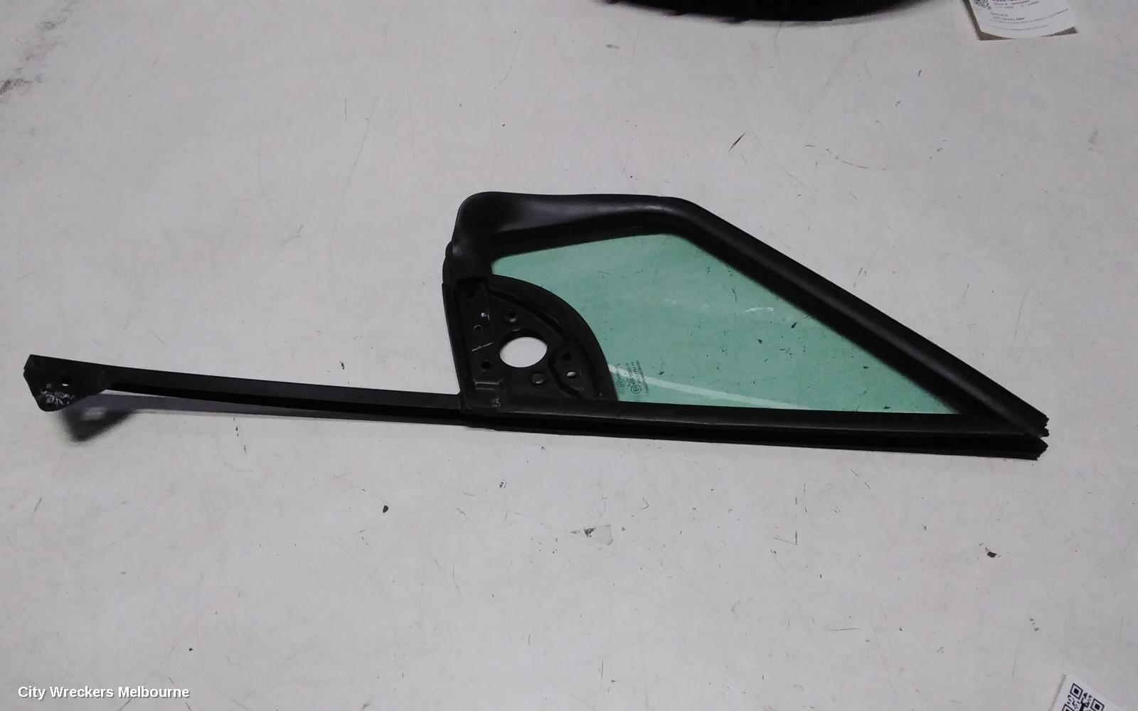 PEUGEOT PARTNER RIGHT FRONT 1/4 DOOR GLASS, VAN 09/2008 - 01/2015