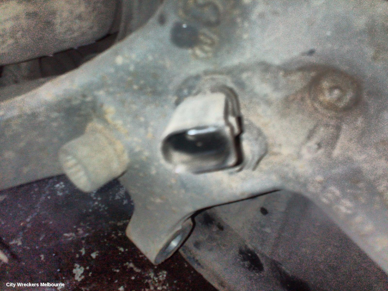 SKODA SUPERB LEFT REAR HUB ASSEMBLY, FWD, 3T, 03/2009 - 12/2015