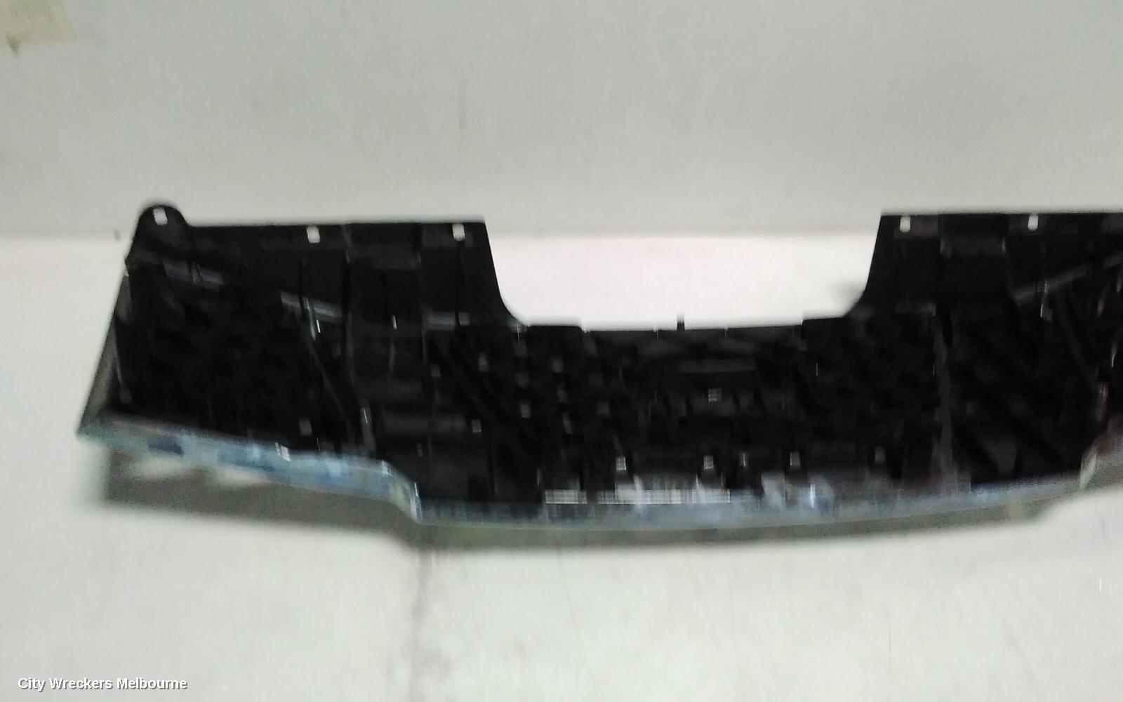 NISSAN NAVARA GRILLE, D40 (VIN VSK), RADIATOR GRILLE, CHROME, 09/2005 - 01/2010