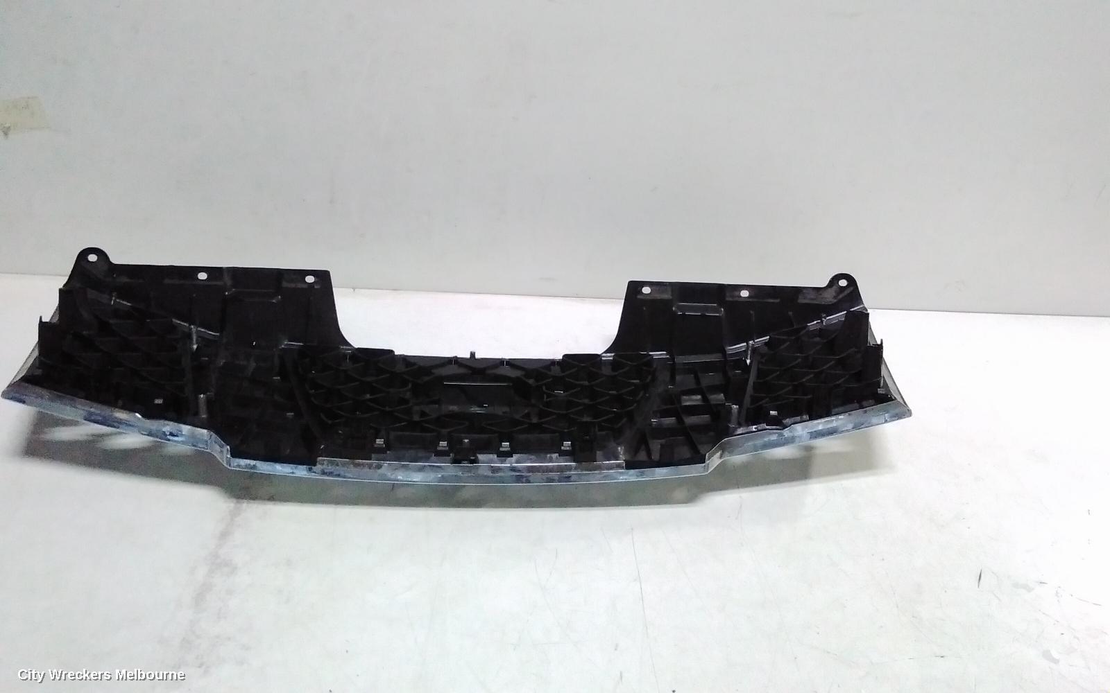 NISSAN NAVARA GRILLE, D40 (VIN VSK), RADIATOR GRILLE, CHROME, 09/2005 - 01/2010