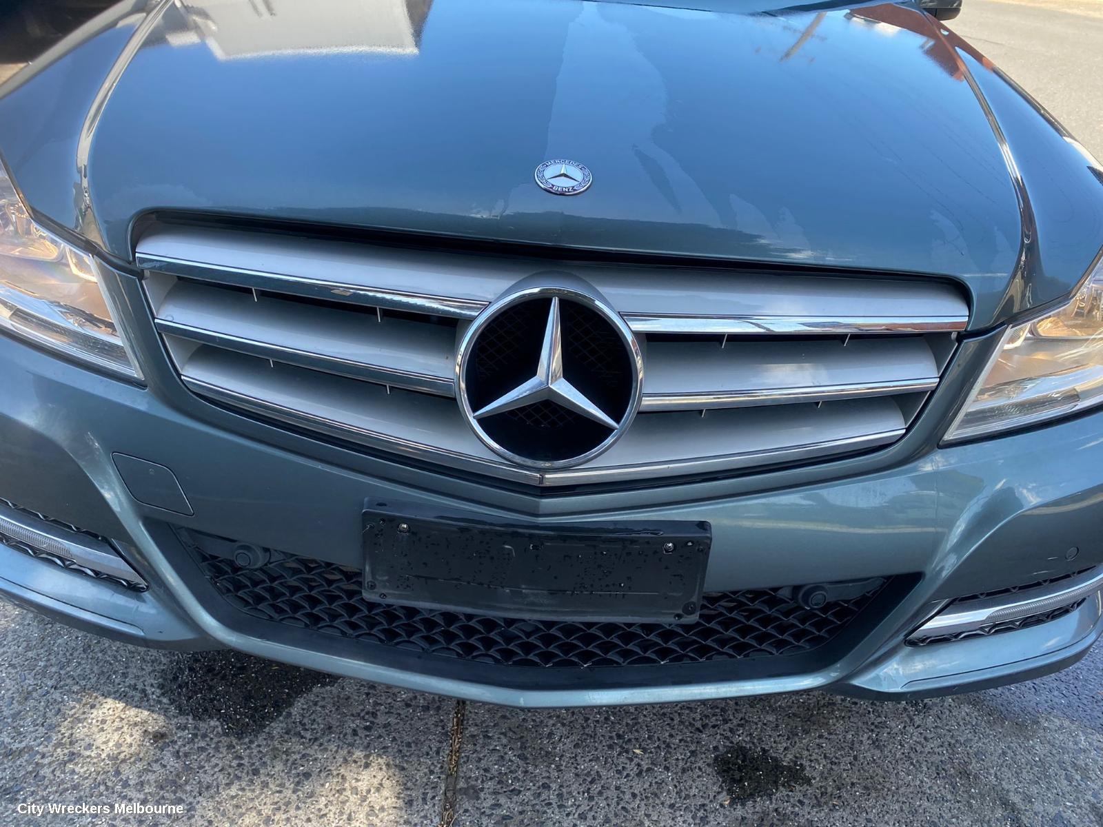 MERCEDES C CLASS RIGHT GUARD LINER, C204, FRONT SECTION, 05/2011 - 01/2015
