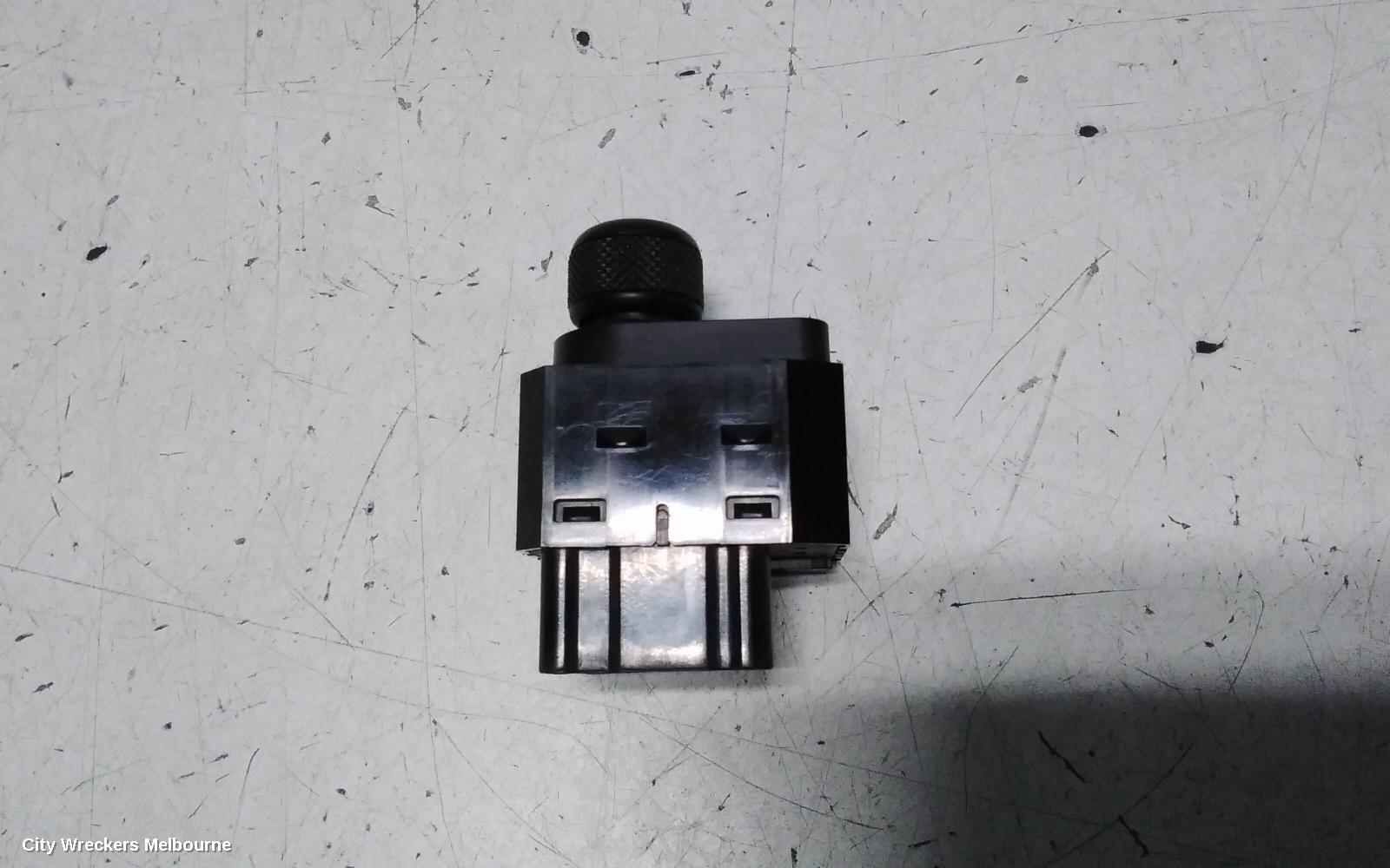SUZUKI SWIFT, ELECTRIC MIRROR SWITCH, RS415/RS416, 09/2004 - 02/2011