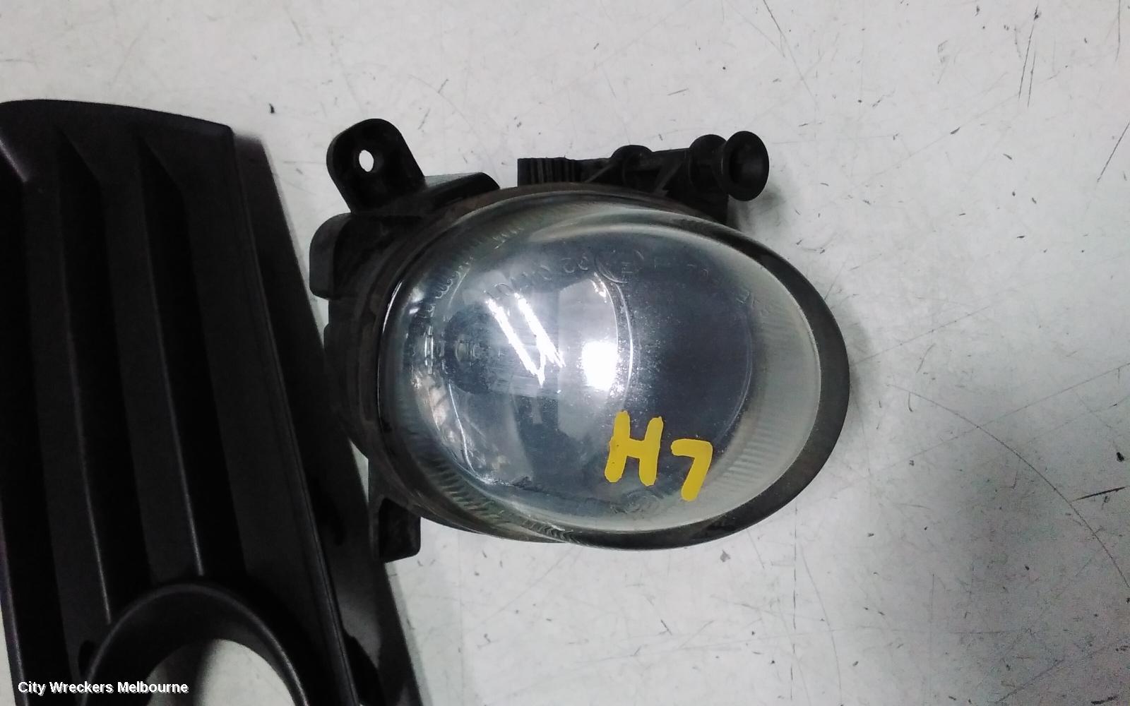 VOLKSWAGEN PASSAT LEFT INDICATOR/FOG/SIDE, BUMPER FOGLAMP, 3CC, SEDAN, 08/2008 - 02/2012