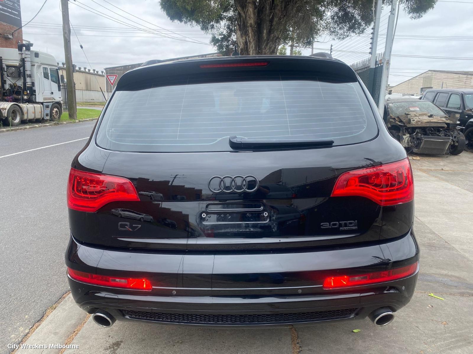 AUDI Q7 LEFT HEADLAMP, 4L, XENON, ADAPTIVE TYPE, V6/V8 ENG, 10/2009 - 08/2015